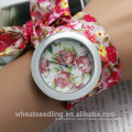 2015 Venta caliente de flores de Ginebra de tela de impresión Wrap Reloj pulsera para señora